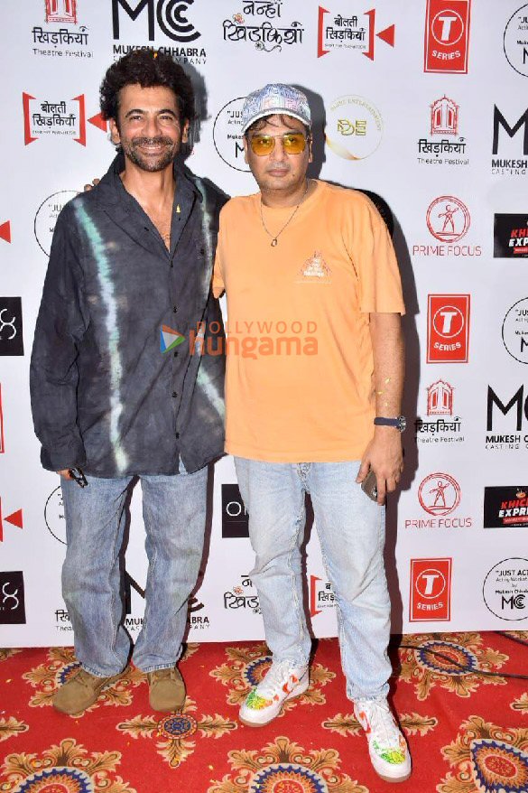 photos pulkit samrat nitesh tiwari jaideep ahlawat sunil grover and farah khan snapped at mukesh chhabras khidkiyaan 7th edition theatre festival 3