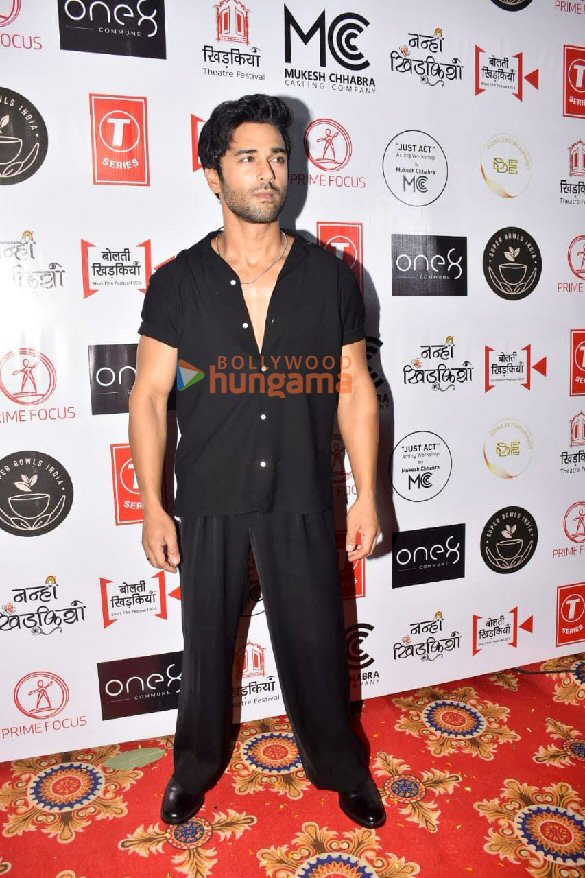 photos pulkit samrat nitesh tiwari jaideep ahlawat sunil grover and farah khan snapped at mukesh chhabras khidkiyaan 7th edition theatre festival 6