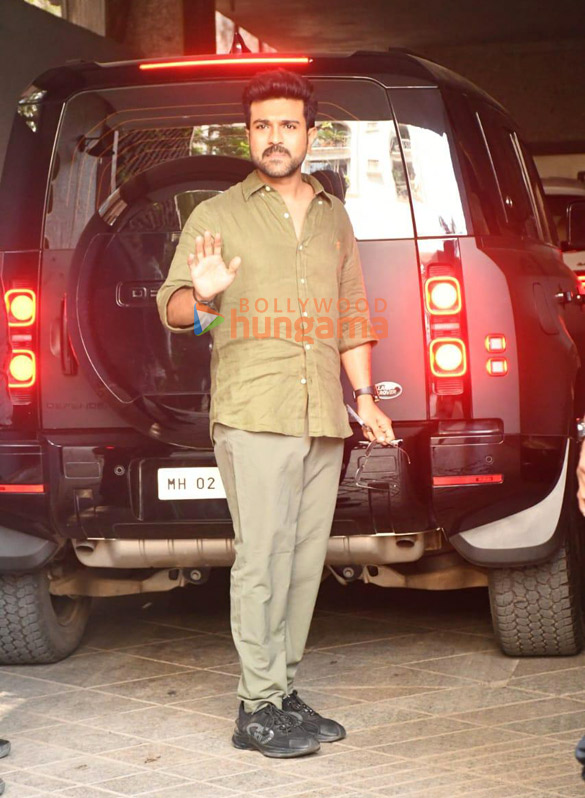 photos ram charan spotted in bandra 2