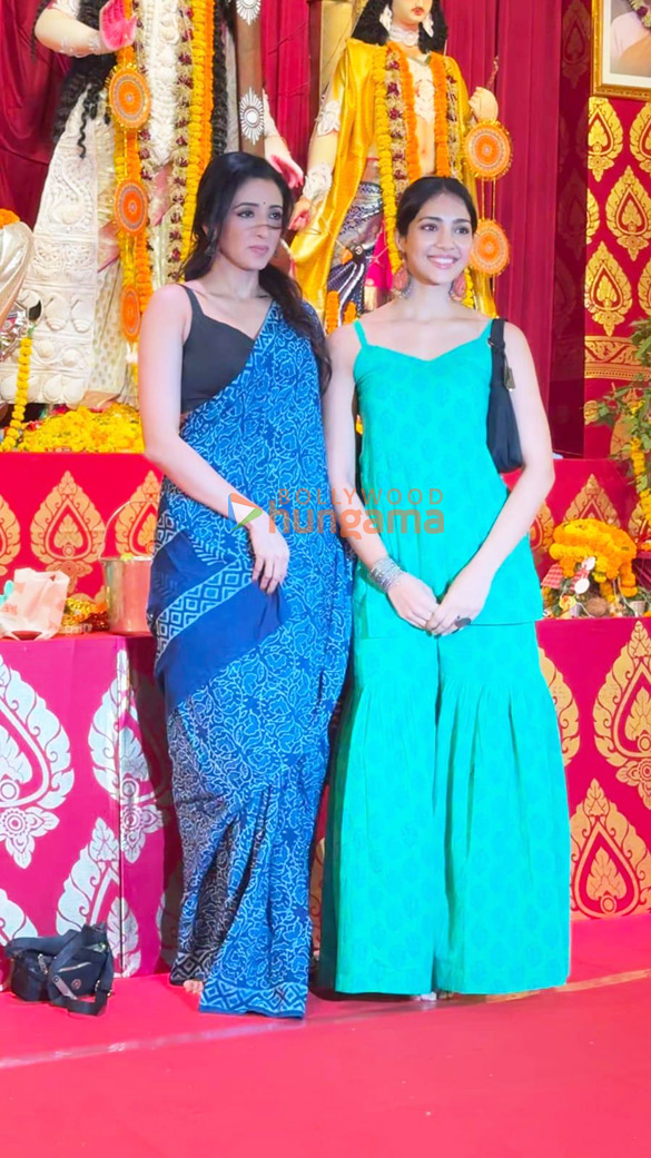 photos rani mukerji kajol and others snapped at a durga puja pandal 007 3