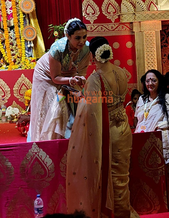 photos rani mukerji and kajol snapped at a durga puja pandal 2