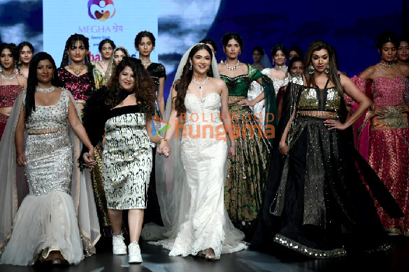 photos ridhima pandit walks the ramp at the bombay times fashion week 2023 1