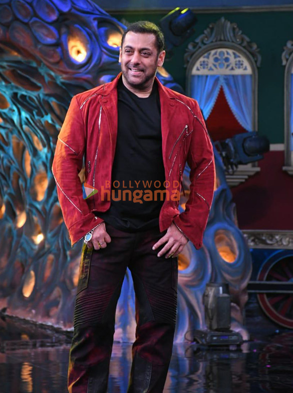 Photos: Salman Khan brings his Dabangg energy to the vaar stage of COLORS’ Bigg Boss!