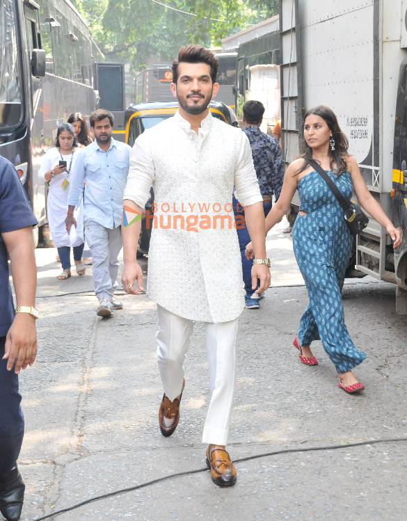 photos shilpa shetty arjun bijlani and ramdev snapped on the sets of the show indias got talent at filmistan studio goregaon 2