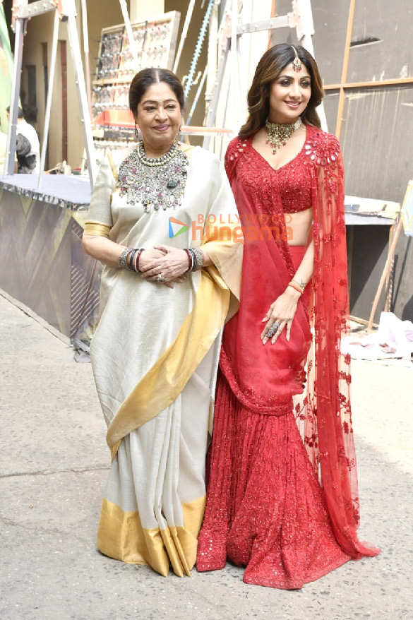 photos shilpa shetty and kirron kher snapped on the sets of indias got talent finale in goregaon 1