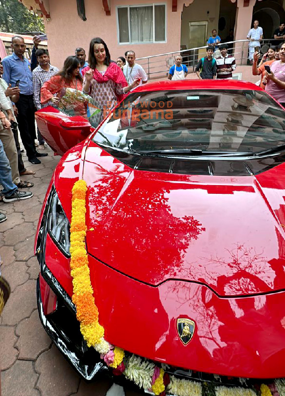 photos shraddha kapoor snapped with her new car lamborghini huracan tecnica 1