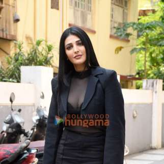 Photos: Shruti Haasan snapped in Bandra