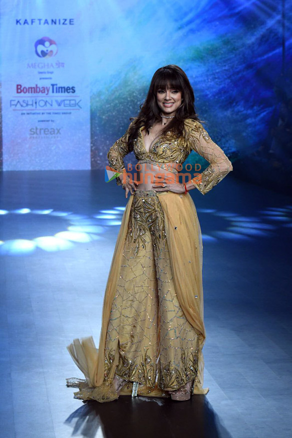 photos sonam kapoor ahuja mahima makwana and vidya malvade walk the ramp at the bombay times fashion week 2023 3