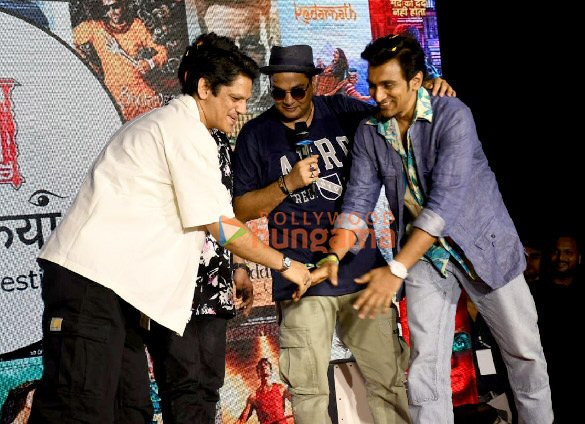 photos suniel shetty varun sharma pratik gandhi and others snapped at mukesh chhabras khidkiyaan 7th edition theatre festival 5