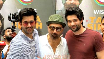 Photos: Sunny Deol snapped celebrating his birthday with sons Rajveer Deol and Karan Deol