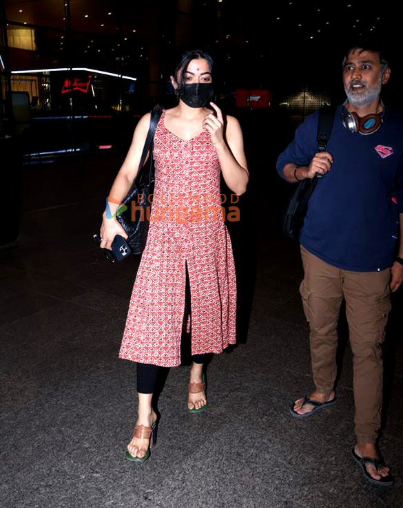 photos tara sutariarashmika mandanna and sussanne khan snapped at the airport 5