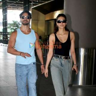 Photos: Tiger Shroff and Kriti Sanon snapped at the airport