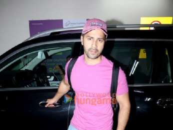 Photos: Varun Dhawan, Ranveer Singh and Mahira Sharma snapped at the airport Photos: Varun Dhawan, Ranveer Singh and Mahira Sharma snapped at the airport