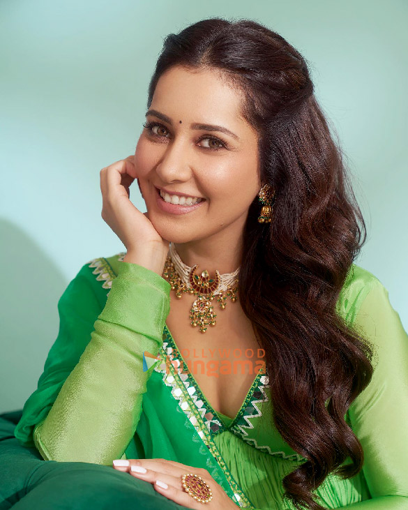 raashii khanna 7 12