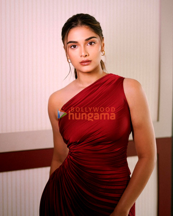saiee manjrekar 3 21