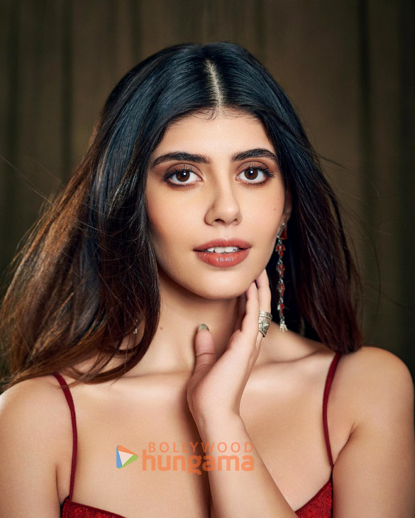 Sanjana Sanghi Photos, Images, HD Wallpapers, Sanjana Sanghi HD Images ...