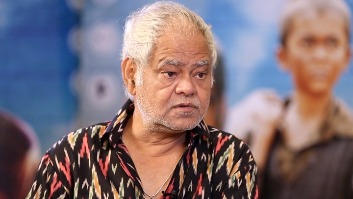 Sanjay Mishra’s HILARIOUS Rapid Fire on Commercial films, Ajay Devgn, Weirdest fan request & more