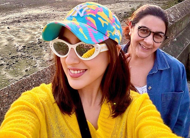 After Paris, Sara Ali Khan vacations in London with mom Amrita Singh; says, “Mommy and me always paint the town red”