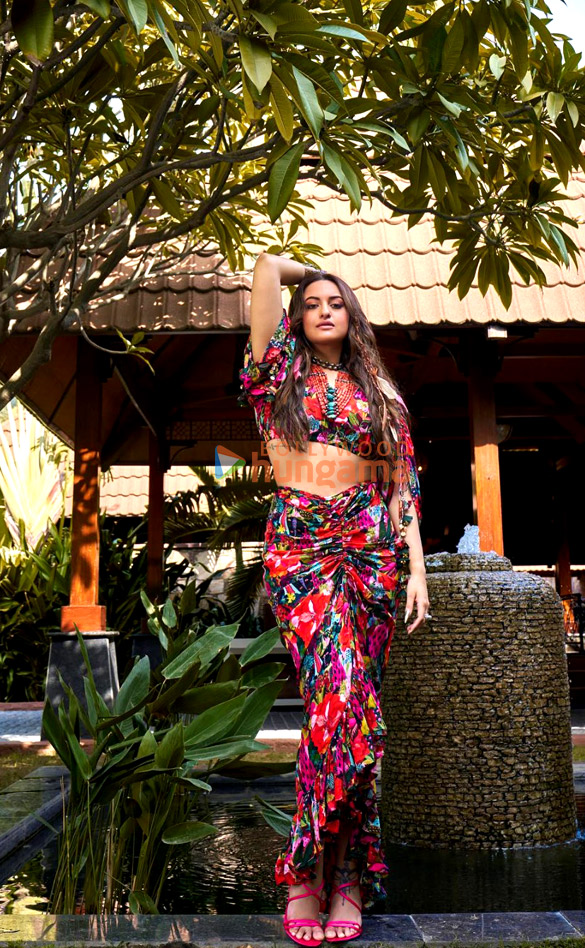 sonakshi sinha 1 190