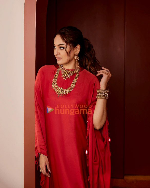 sonakshi sinha 1 196