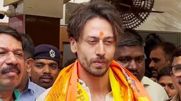 Tiger Shroff seeks blessing from Ganpati Bappa at Siddhivinayak