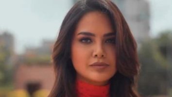 Uff! Too much hotness in a frame, Esha Gupta