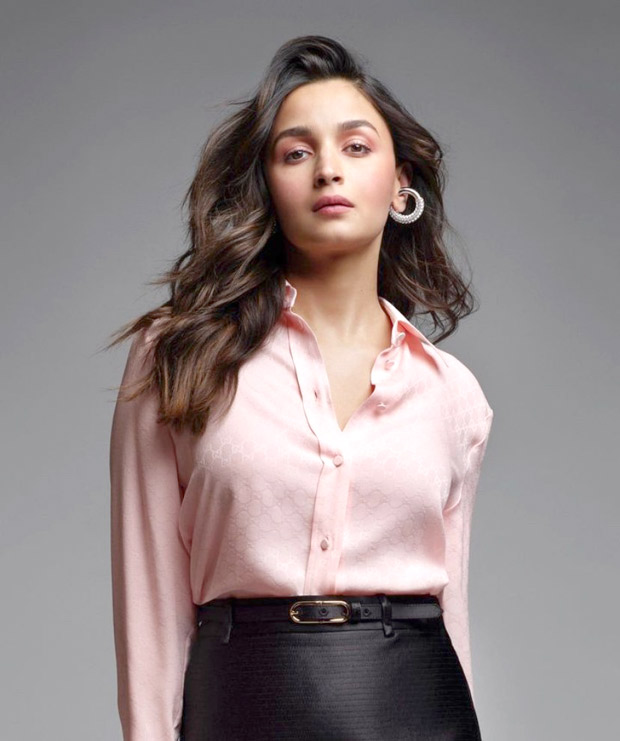 Alia Bhatt spills her secrets! Learn how to achieve a sun-kissed, glowy look in just 10 minutes with her expert beauty routine Alia Bhatt spills her secrets! Learn how to achieve a sun-kissed, glowy look in just 10 minutes with her expert beauty routine