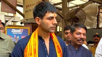 Birthday Boy Kartik Aaryan visits Sidhivinayak temple to seek blessings