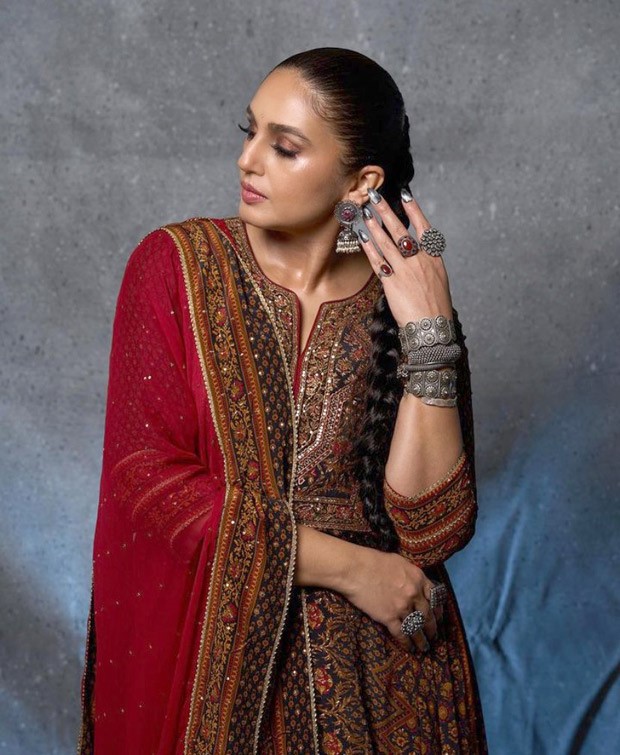 Huma Qureshi looks like a complete festive delight in her maroon Anarkali at Ramesh Taurani’s Diwali bash