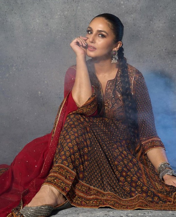 Huma Qureshi looks like a complete festive delight in her maroon Anarkali at Ramesh Taurani’s Diwali bash