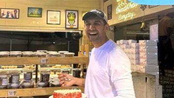 Kartik Aaryan indulges in cake to celebrate Virat Kohli’s 49th century in World Cup; see post