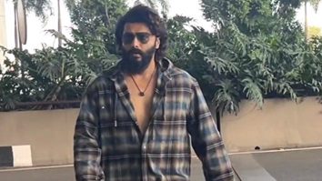 Khatarnaak look! Paps compliment Arjun Kapoor as he gets clicked at the airport