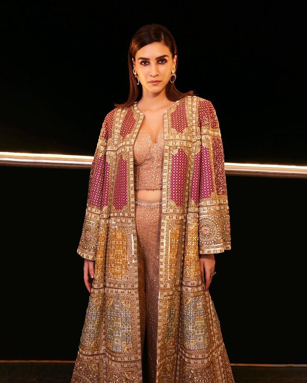 Kriti Sanon lights up Diwali in a stunning fusion ensemble by Tarun Tahiliani