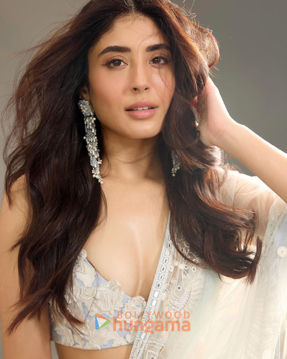 kritika kamra 6 5