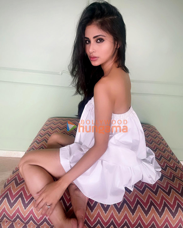 mouni roy 1 250