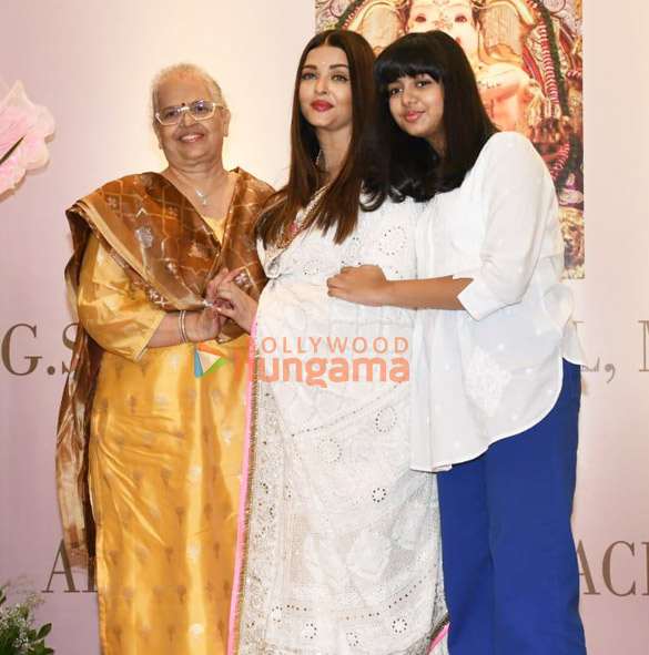 photos aishwarya rai bachchan snapped at a la mode banquets in juhu on her birthday 4