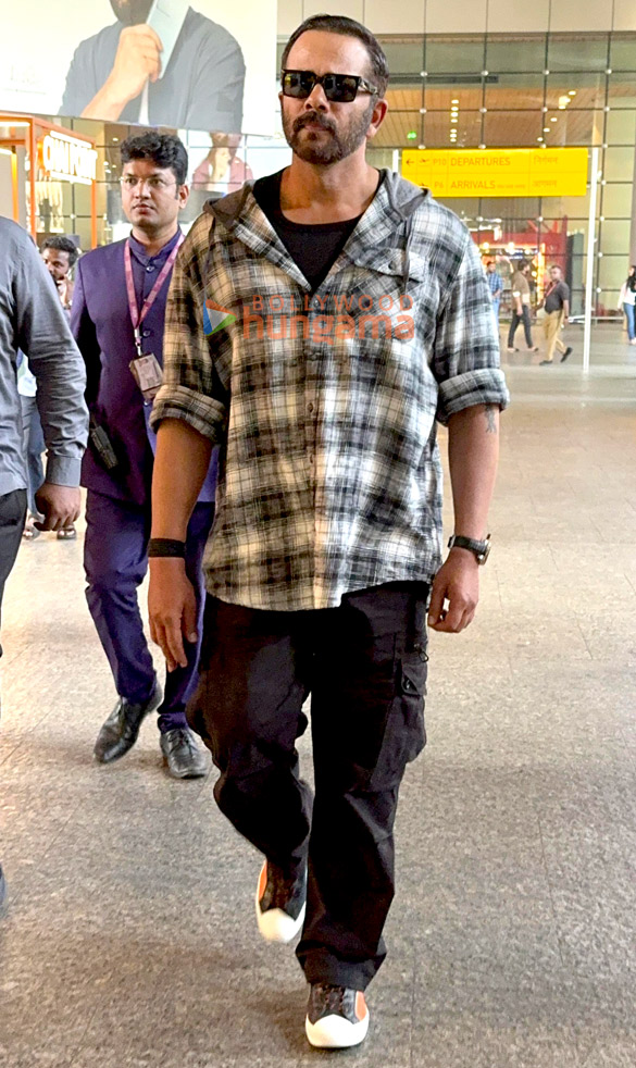 Photos Ananya Panday, Ishaan Khatter and Rohit Shetty snapped at the airport (3)