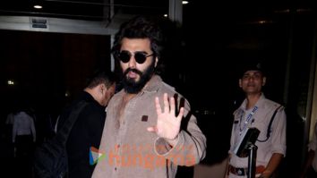 Photos: Arjun Kapoor, Vicky Kaushal and others snapped at the airport