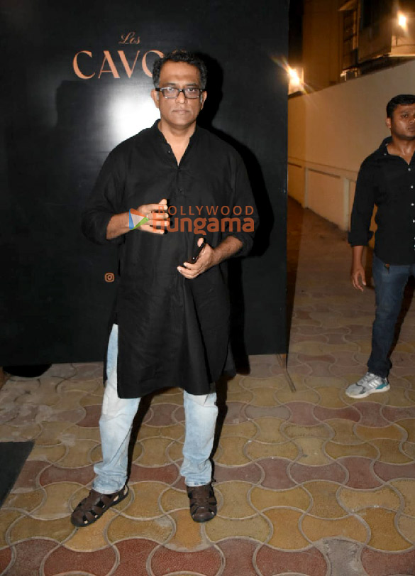 photos celebs attend kartik aaryans birthday party in bandra1 17