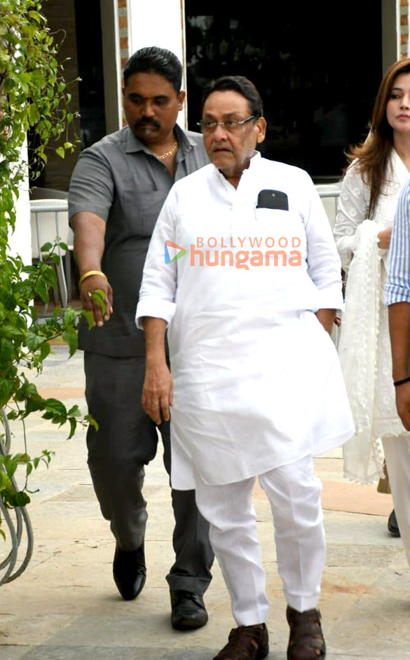 photos celebs attend the prayer meet of rajkumar kohli 6
