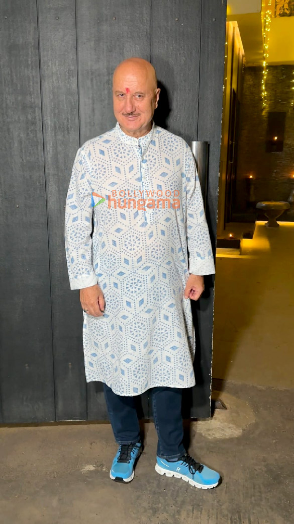 photos celebs snapped at anil kapoors mothers home for diwali celebration 7