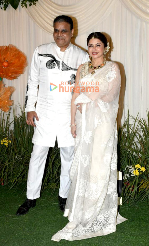 photos celebs snapped at shilpa shettys diwali party 10