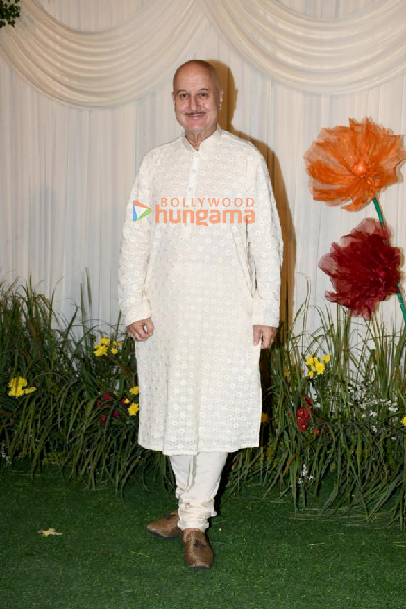 photos celebs snapped at shilpa shettys diwali party5 6