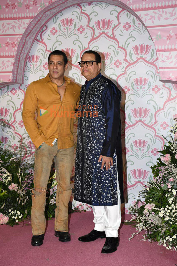 photos celebs snapped attending ramesh s tauranis diwali bash1 14
