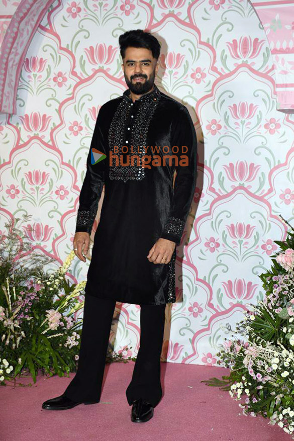 photos celebs snapped attending ramesh s tauranis diwali bash1 25