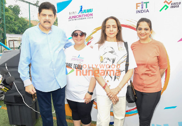 photos hema malini pankaj dheer renu hansraj snapped at bawa juhu juniorthon 2023 2