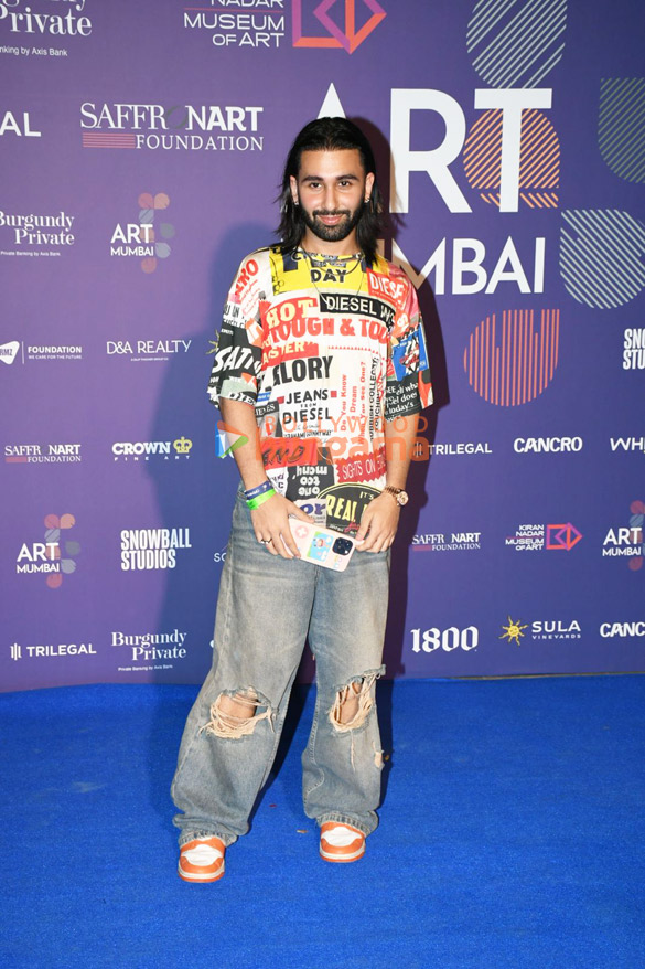 photos karan johar and dinesh vazirani of art mumbai host the opening party for art mumbai 10