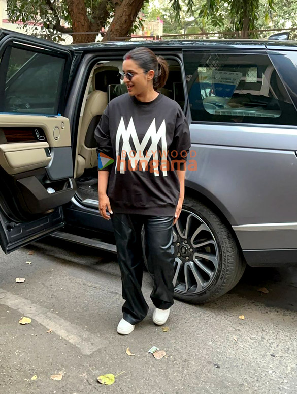 photos parineeti chopra snapped at a dubbing studio 2