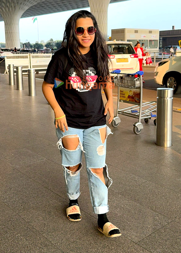 photos ranbir kapoor sara ali khan vicky kaushal and others snapped at the airport 1