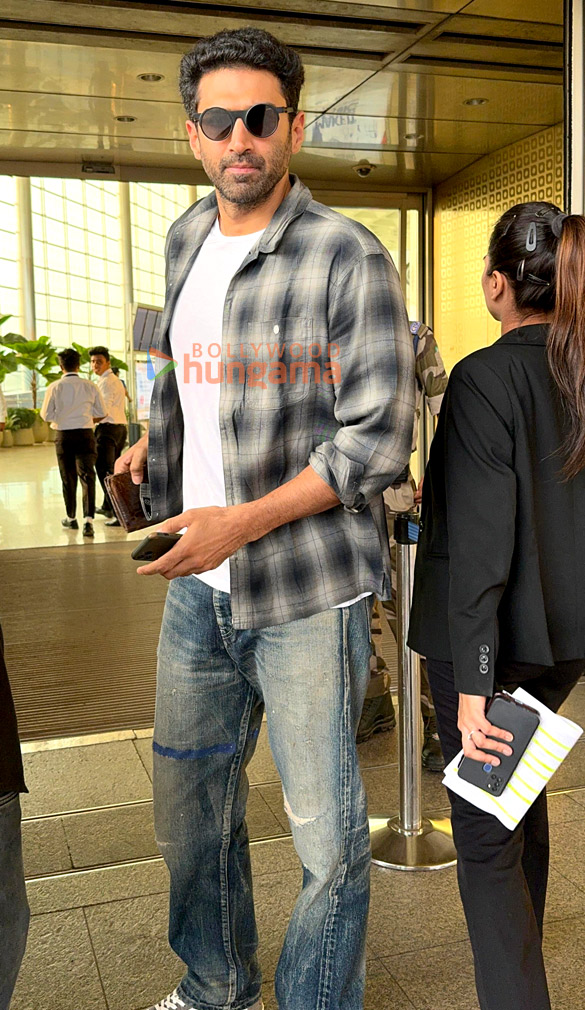 photos ranbir kapoor sara ali khan vicky kaushal and others snapped at the airport 2
